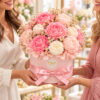 Elegancki duży kobiecy flowerbox kwiaty mydlane